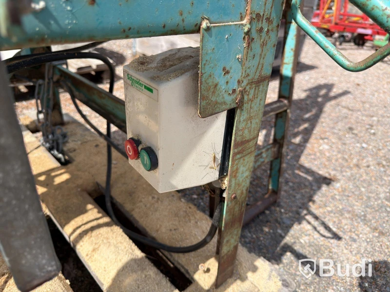 Site saw with roller table