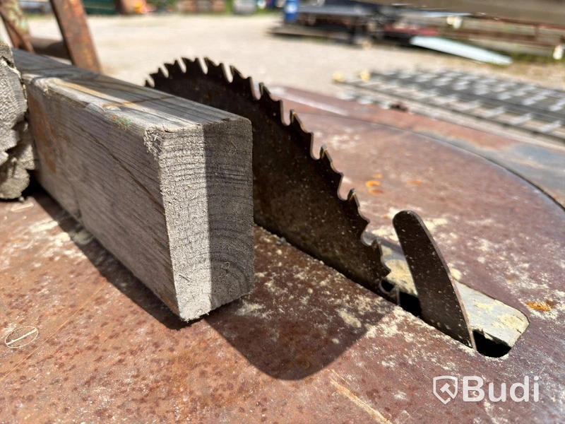 Site saw with roller table