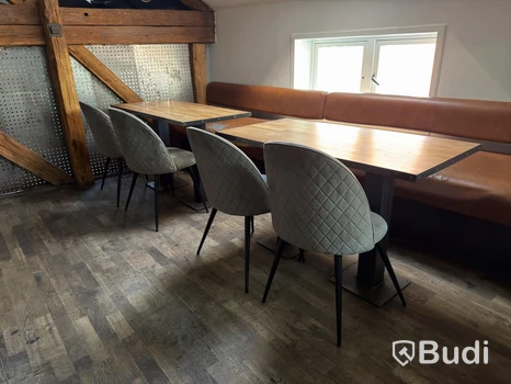 Restaurangbord, 2 bord, 4 stolar