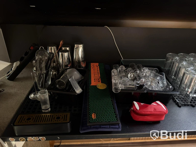 Glassware and bar accessories, lot