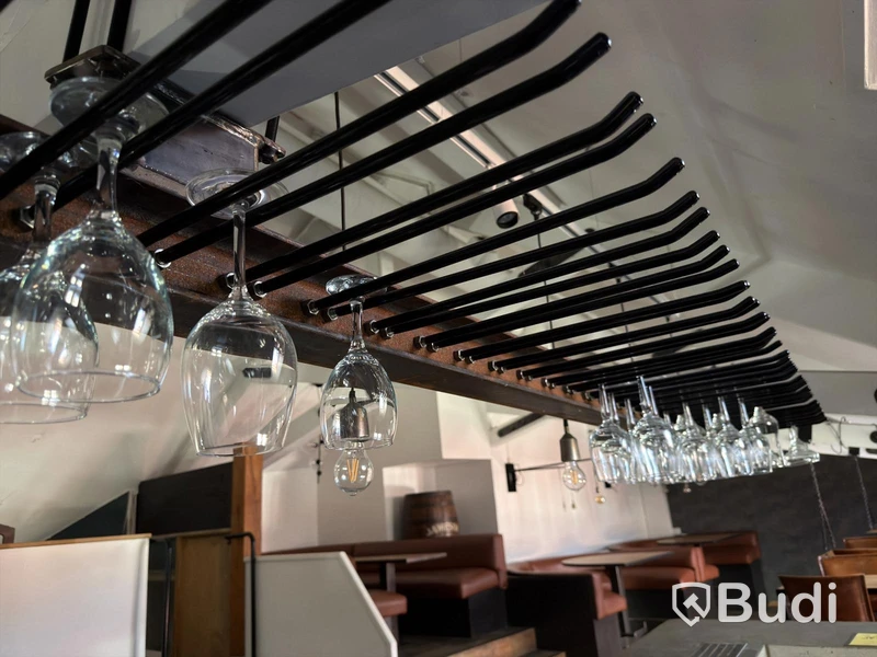 Glassware and bar accessories, lot