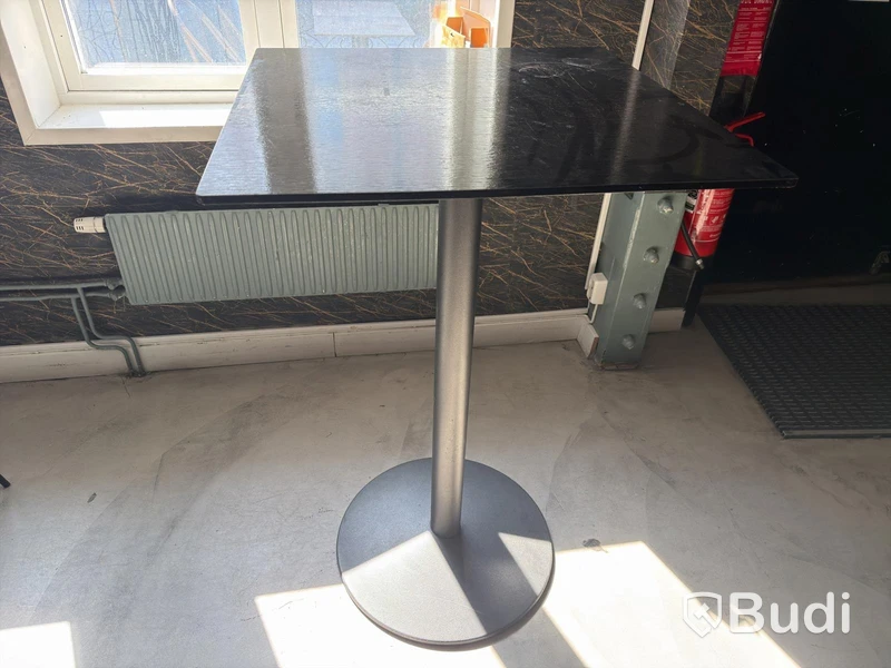 Bar tables and bar stools, 2 tables, 3 stools