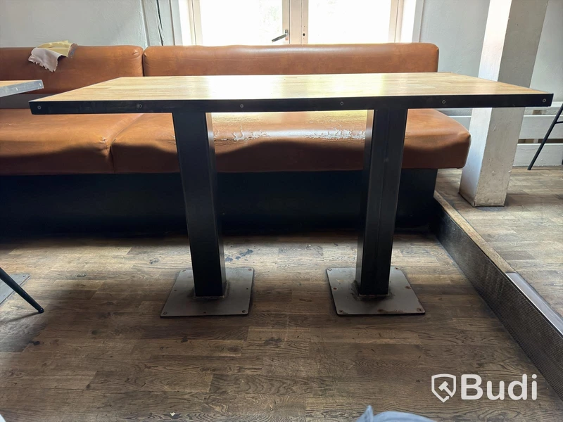 Restaurangbord, 2 bord, 4 stolar