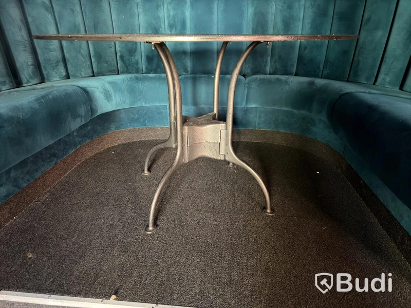 Round dining table, cast-iron base