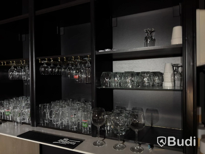 Bar equipment, glassware and accessories