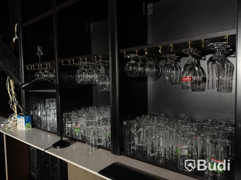 Bar equipment, glassware and accessories