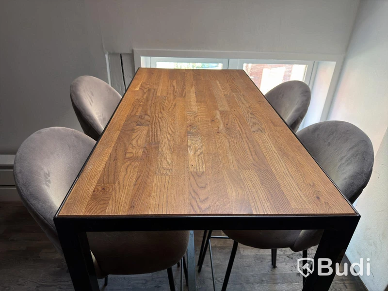 Bar tables and chairs, 2 tables, 8 chairs.