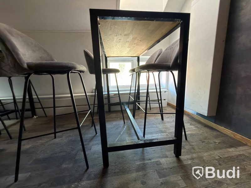 Bar tables and chairs, 2 tables, 8 chairs.