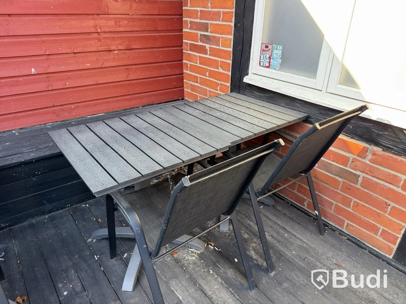 Outdoor furniture, 13 tables and 17 chairs
