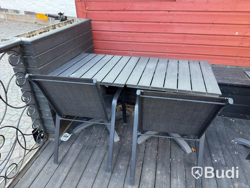 Outdoor furniture, 13 tables and 17 chairs