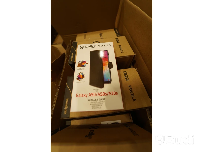 Pall med mobilskal från framförallt Celly och Key till bl.a Galaxy s20 plus, a50 m.fl