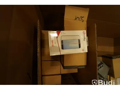 Pall med blandade mobilskal och tillbehör till b.la Sony