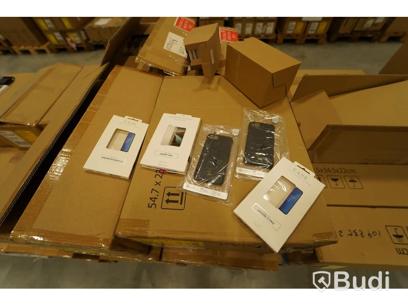Pall med blandade skal från från Key och La vie, till bl.a Iphone 11 pro, Huawei P30 Pro, Galaxxy 20 plus, iPhone 6-8