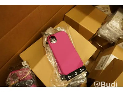 Pall med blandade mobilskal till bl.a Iphone 11, Iphone XS MAX, Xiaomi MI 9 Lite