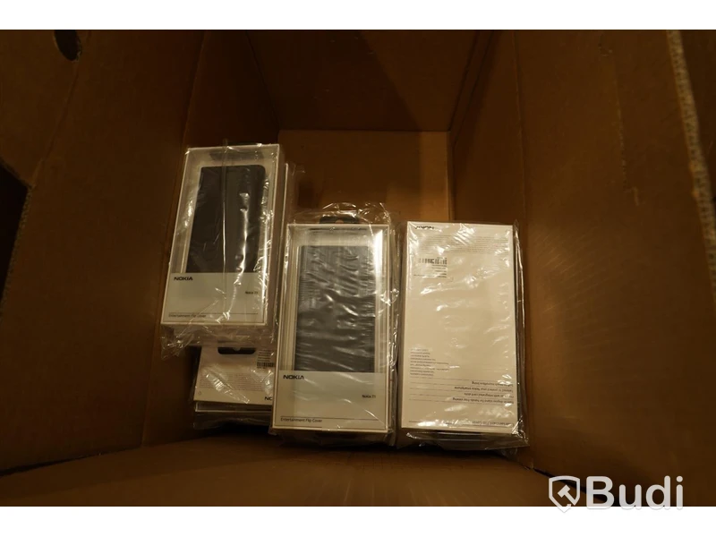 Pall med blandade mobilskal till bl.a Ipad 6-7 generationen, Huawei P30 Lite m.fl