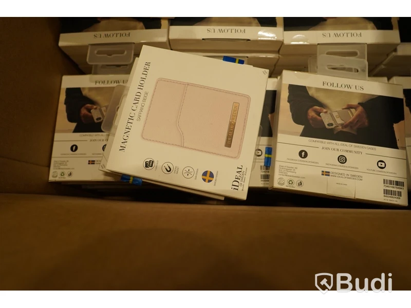Pall med blandade mobilskal och tillbehör  från bl.a IDEAL och Key. Bl.a till Iphone 11 pro max, Iphone 11 pro, Galaxy S10 m.fl