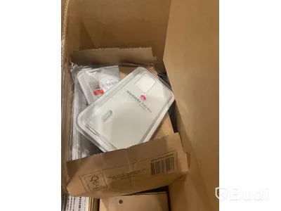 Pall med blandade mobiltillbehör från bl.a mobilskal till Iphone 11 Pro, Huawei P40 pro, m.fl