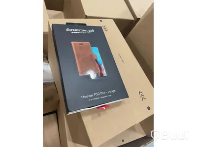 Pall med blandade mobiltillbehör från bl.a mobilskal till Iphone 11 Pro, Huawei P40 pro, m.fl