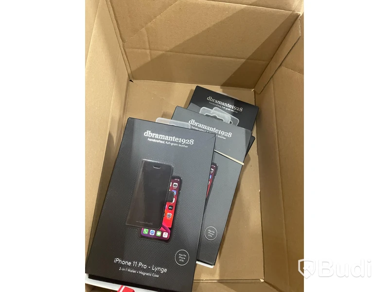 Pall med blandade mobiltillbehör från bl.a mobilskal till Iphone 11 Pro, Huawei P40 pro, m.fl