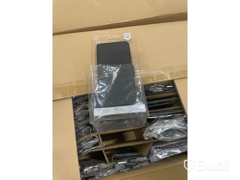 Pall med blandade mobilskal från La Vie till bl.a Huawei P30, S20 Ultra