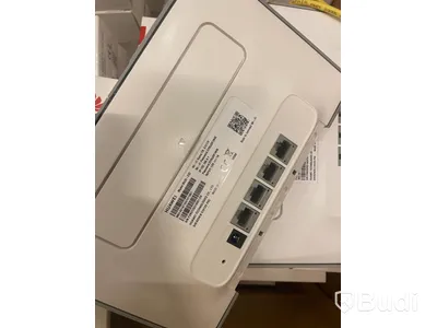 Pall med 4G-modem från Huawei, okänt skick. Modeller B525 och B535, Brutna förpackningar