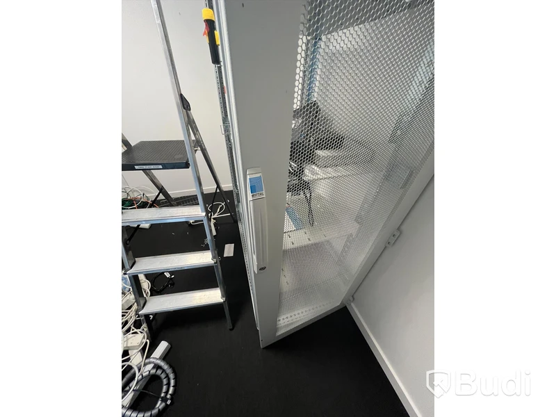 Serverrack från RITTAL, Saknas nycklar och vissa sidor.