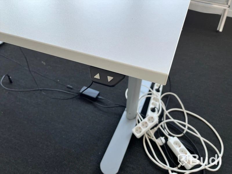 Elektriskt höj och sänkbart skrivbord 160x80cm