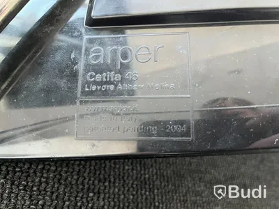 5st stapelbara Stolar från Arper. Modellen är Califa 46