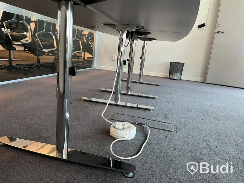 Konferensbord 300x110 med media låda