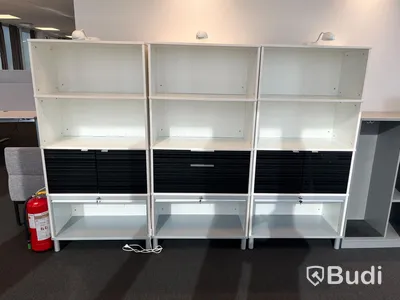 3st IKEA Bokhyllor, EFFEKTIV med belysning. Varje bokhylla är 174cm hög och 84 cm bred