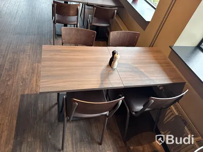 2 st. bord och 4 st. stolar