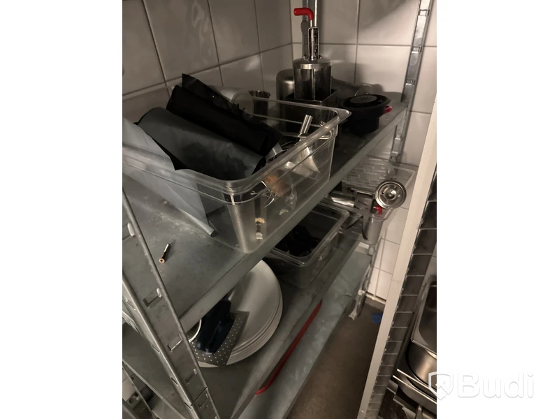 2 st. hyllor med diverse