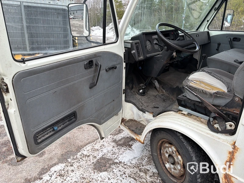 Korgbil Volkswagen LT 31 2,4-1990