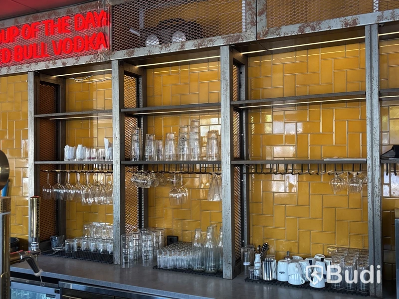 Diverse glas och porslin