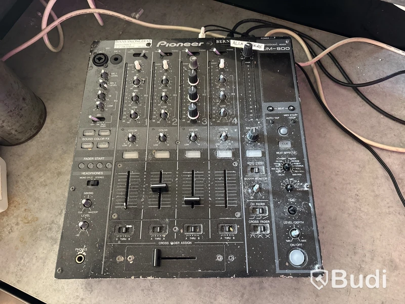 DJ mixer Pioneer DJM-800