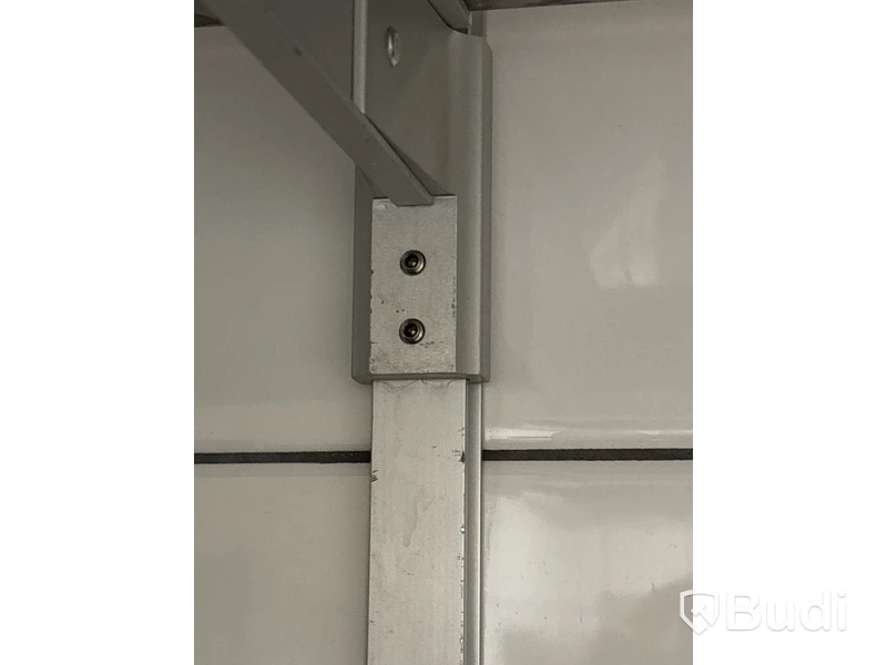 Diskbänk inkl. 5 st. hyllor med innehåll