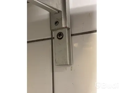 Diskbänk inkl. 5 st. hyllor med innehåll