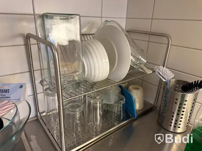 Kontorsmöbler, konst m.m. Stort parti