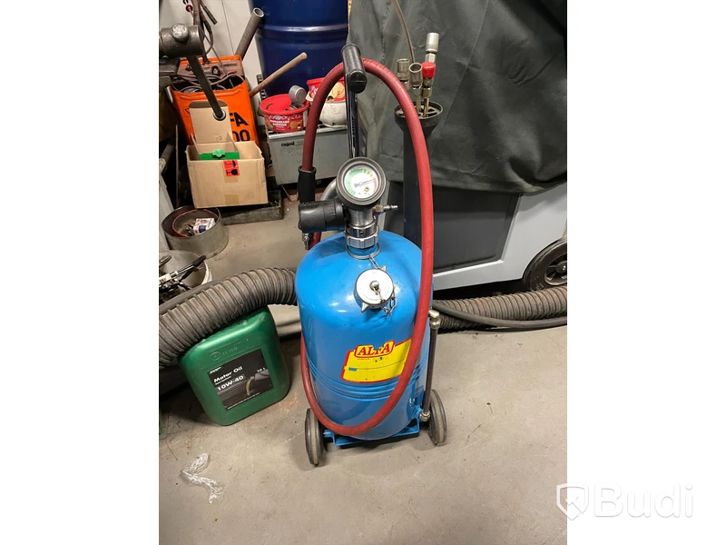 Oljesub Alfa, oljebytare