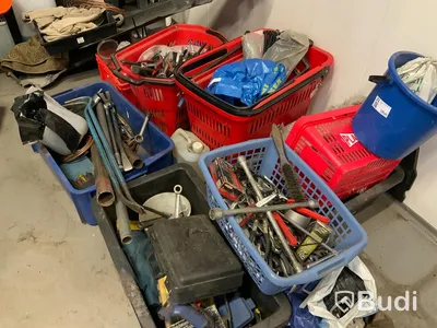 Div plastbackar med verktyg