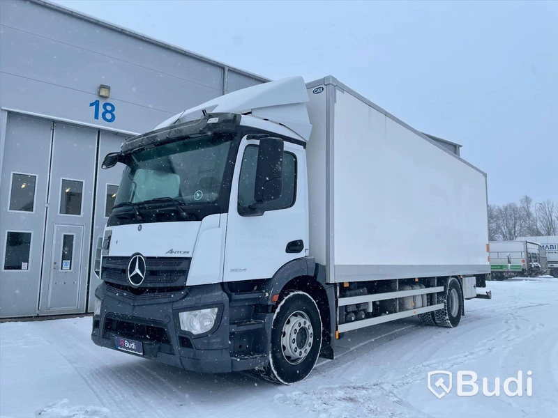 Lastbil Mercedes-Benz Antos 1824 | Fastskåp | Euro6