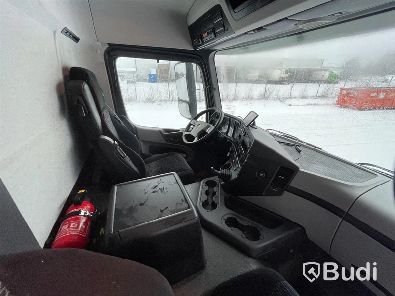 Lastbil Mercedes-Benz Antos 1824 | Fastskåp | Euro6