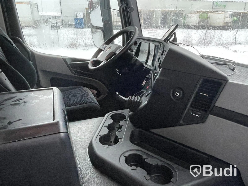 Lastbil Mercedes-Benz Antos 1824 | Fastskåp | Euro6