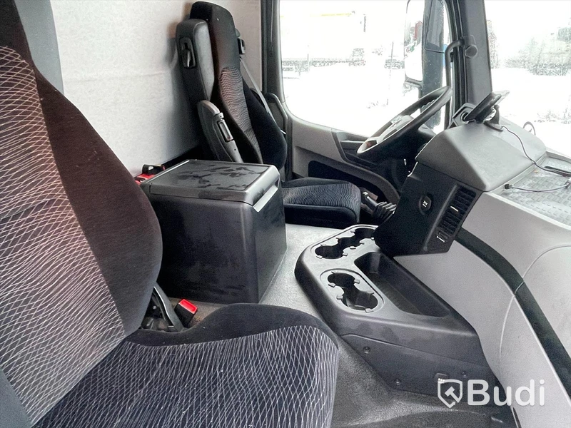 Lastbil Mercedes-Benz Antos 1824 | Fastskåp | Euro6