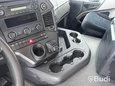 Lastbil Mercedes-Benz Antos 1824 | Fastskåp | Euro6