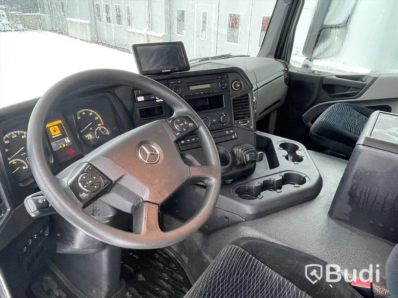 Lastbil Mercedes-Benz Antos 1824 | Fastskåp | Euro6