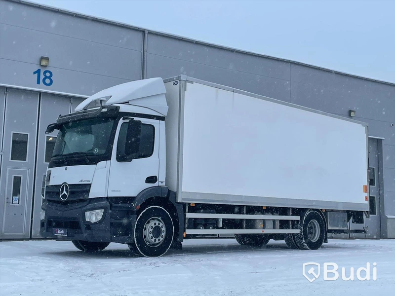 Lastbil Mercedes-Benz Antos 1824 | Fastskåp | Euro6