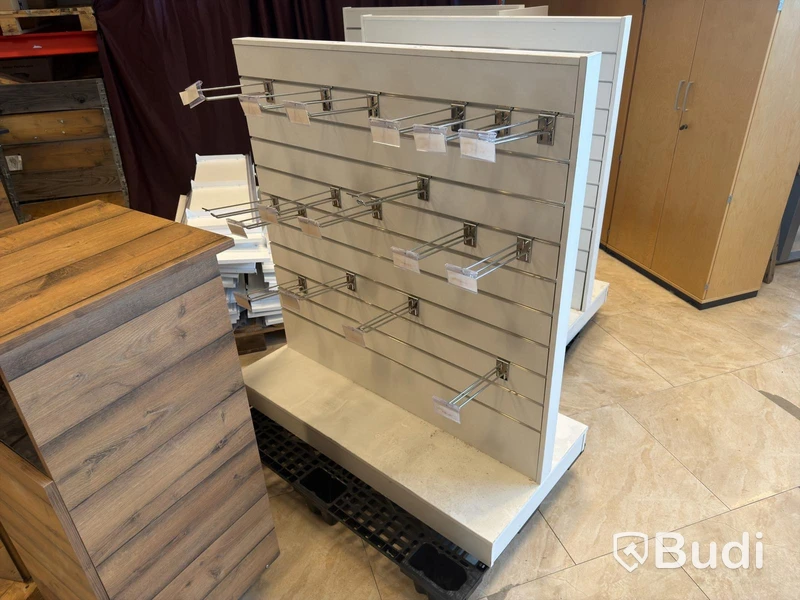 Store fixtures