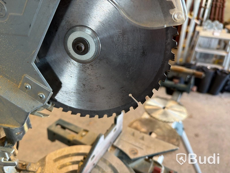 Bosch GCM 8 SJL mitre saw with stand