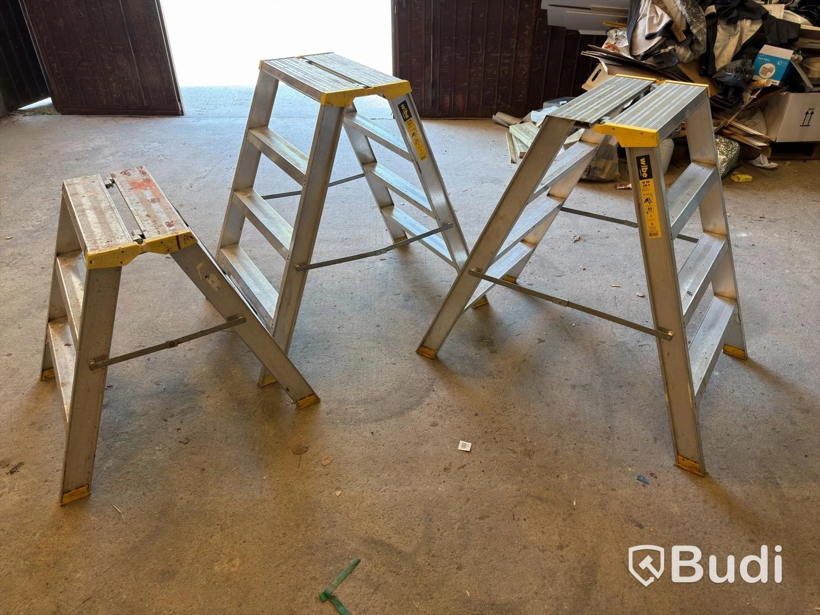 3 Wibe step stools